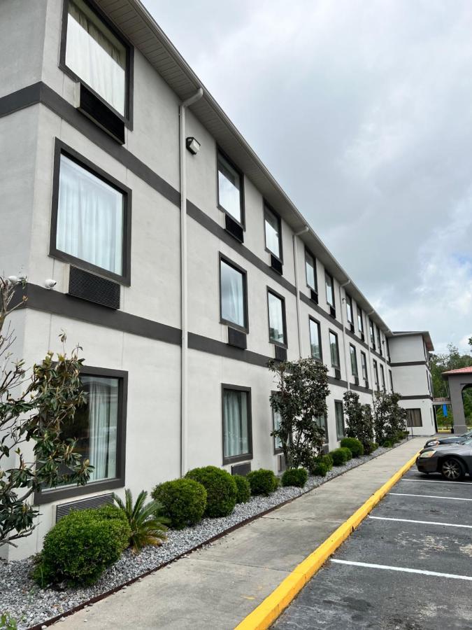 Quality Inn & Suites Μπιλόξι Εξωτερικό φωτογραφία