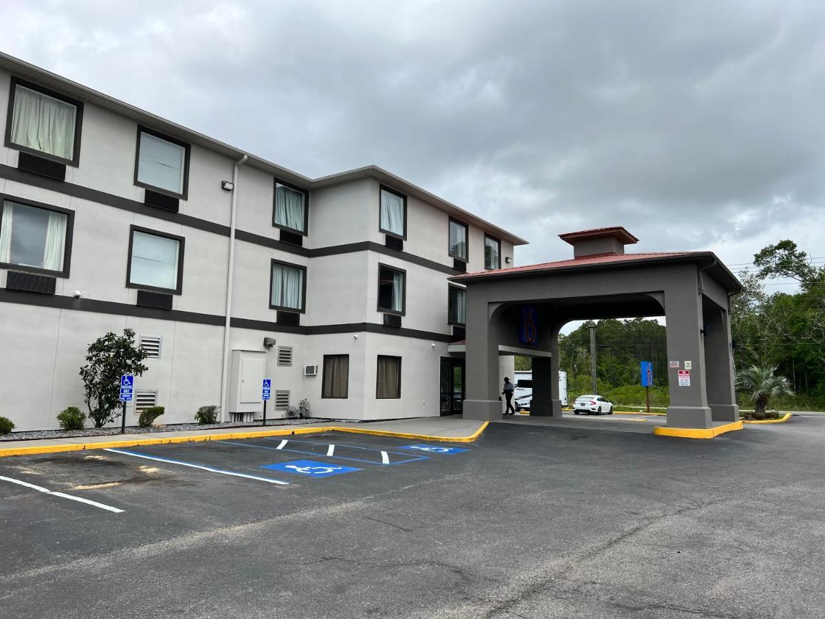 Quality Inn & Suites Μπιλόξι Εξωτερικό φωτογραφία