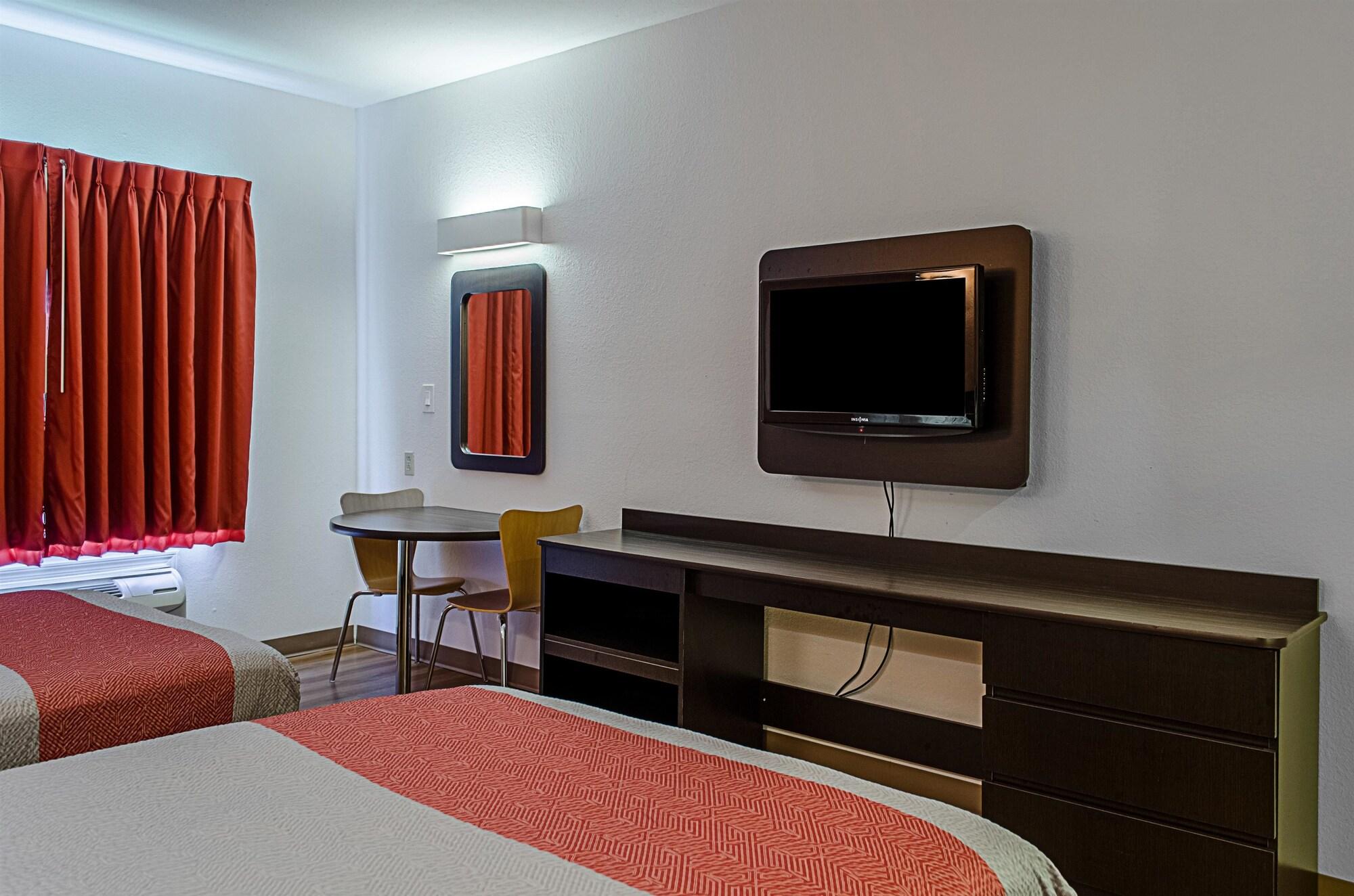 Quality Inn & Suites Μπιλόξι Εξωτερικό φωτογραφία