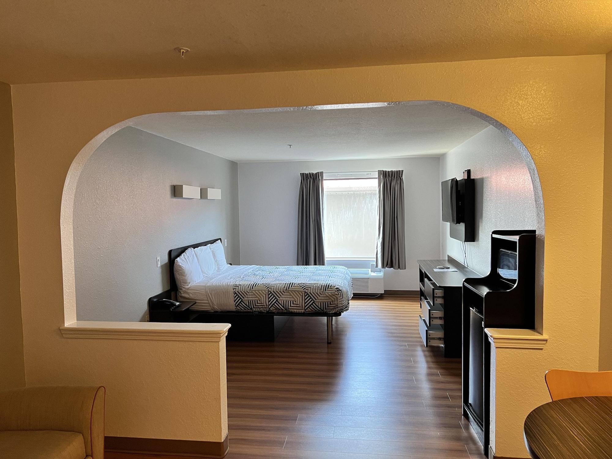 Quality Inn & Suites Μπιλόξι Εξωτερικό φωτογραφία