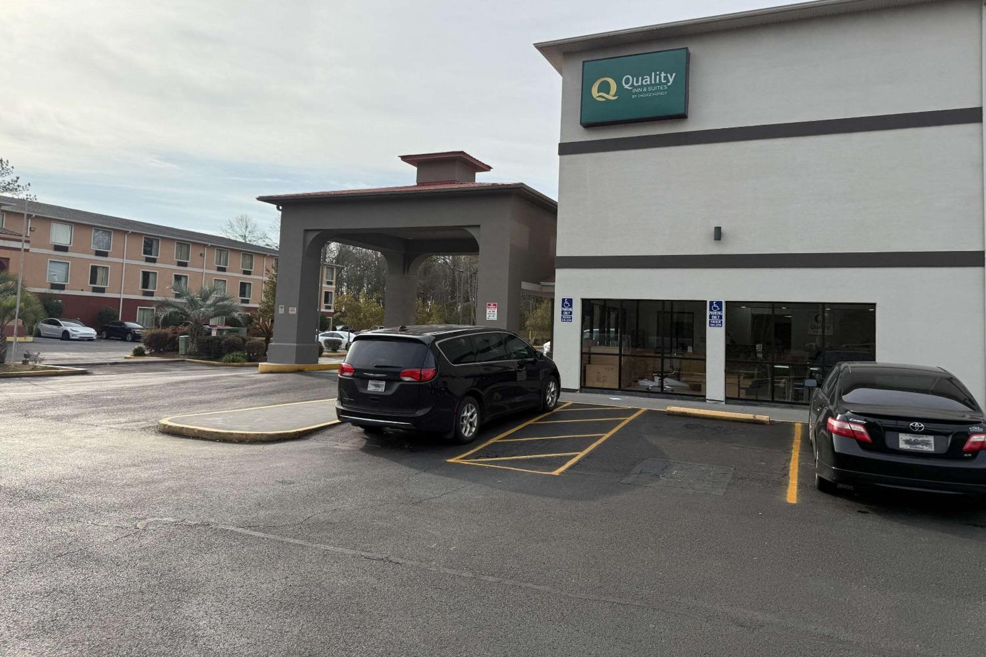Quality Inn & Suites Μπιλόξι Εξωτερικό φωτογραφία
