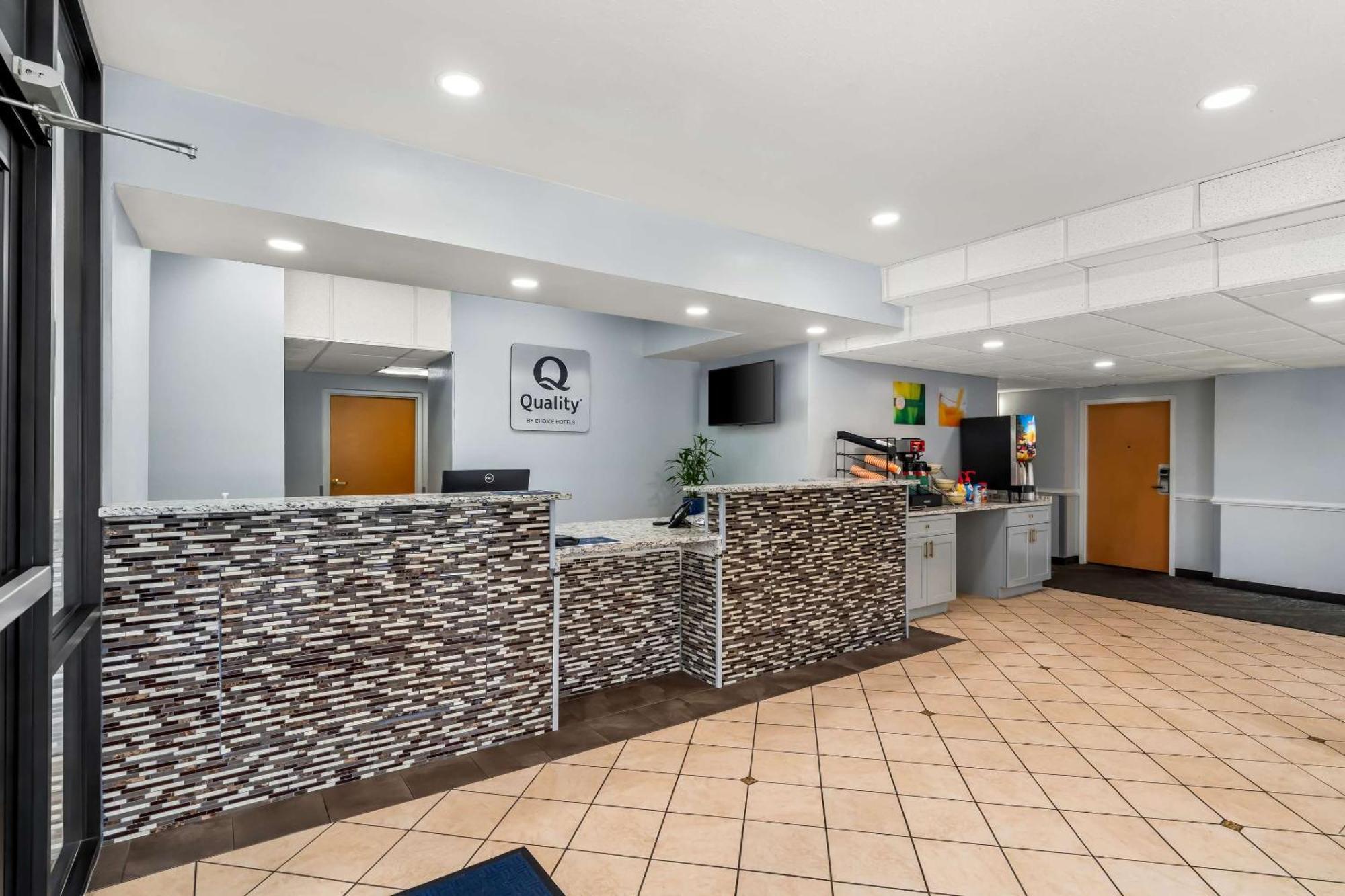 Quality Inn & Suites Μπιλόξι Εξωτερικό φωτογραφία